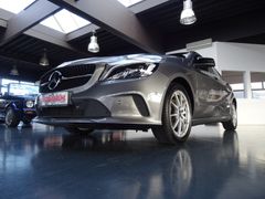 MERCEDES-BENZ A 180 Urban / Automatik / Navi. / LED / PDC