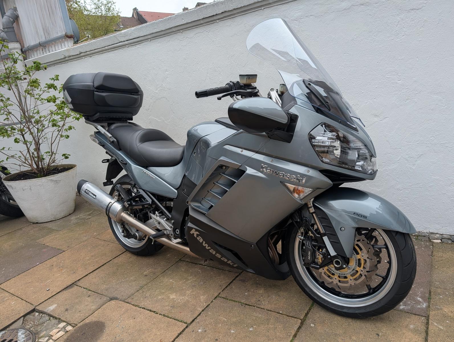 Kawasaki GTR 1400 mit Gewährleistung