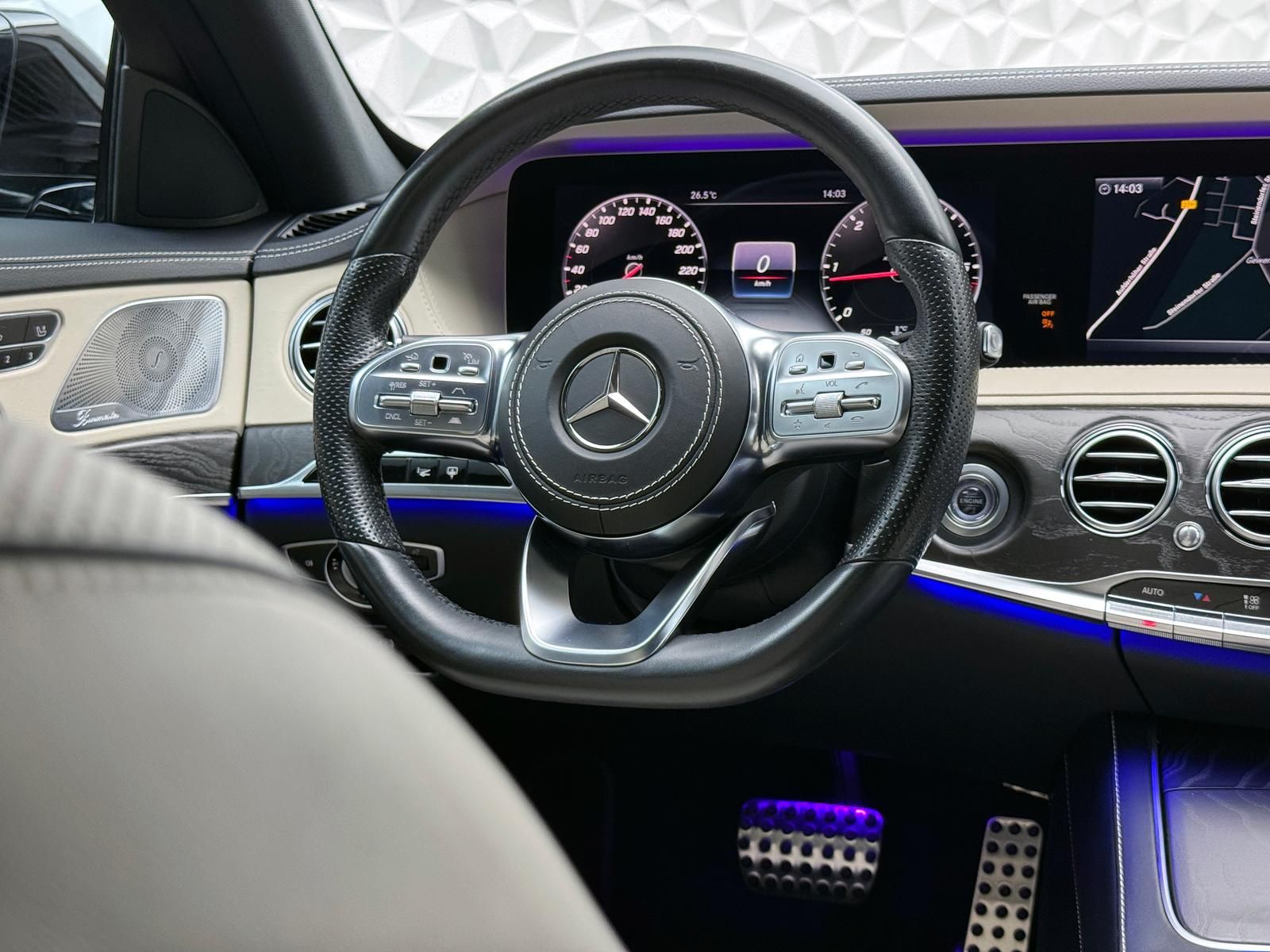 Fahrzeugabbildung Mercedes-Benz d AMG*4MATIC*LUFT*BURMESTER*STANDHEIZ*MASSAGE