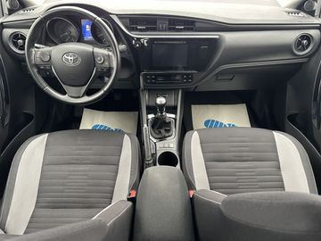 Toyota Auris - 12
