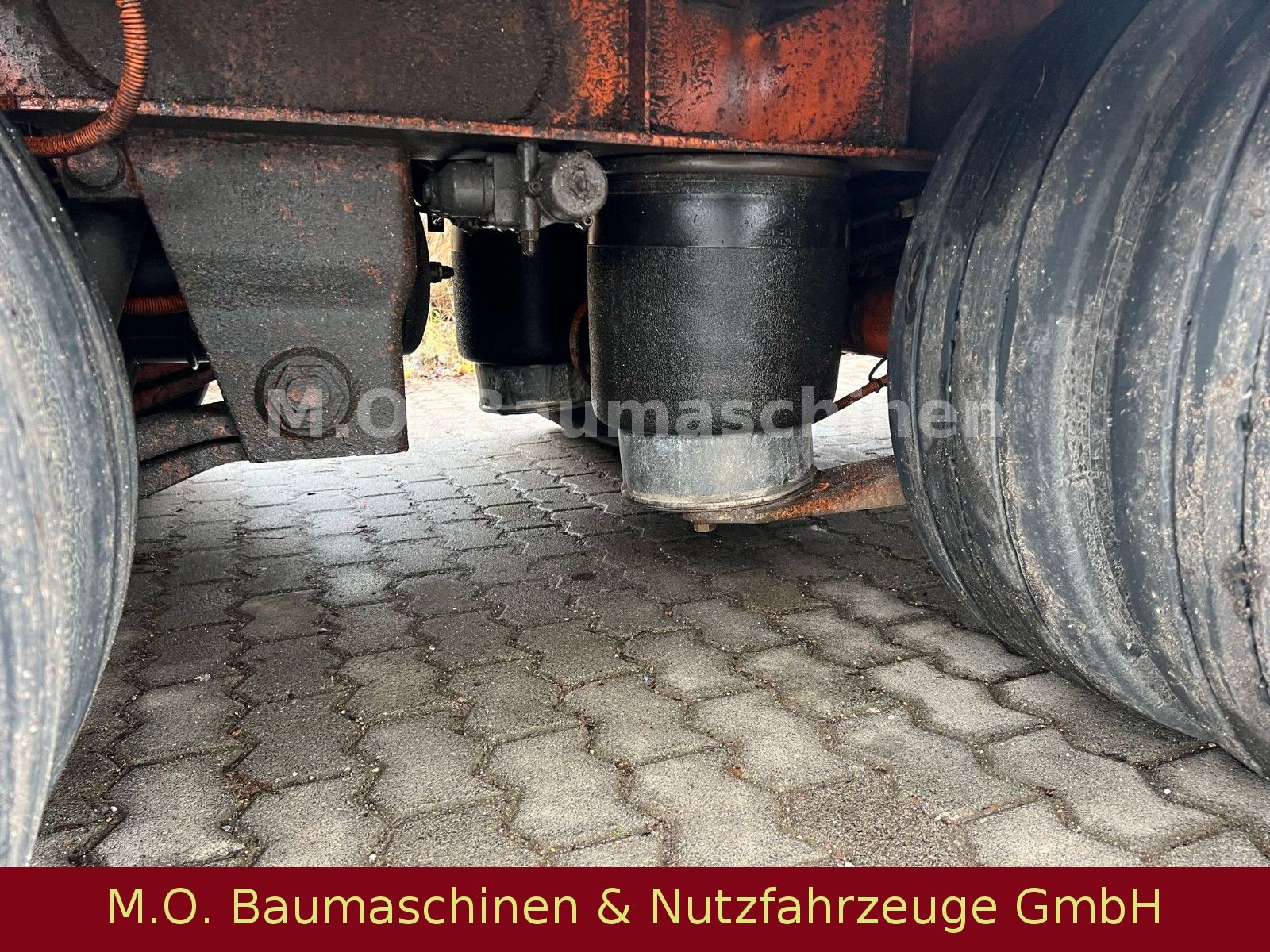 Fahrzeugabbildung Kaiser S450 / Hydr. Rampen / 3 Achser / Luft