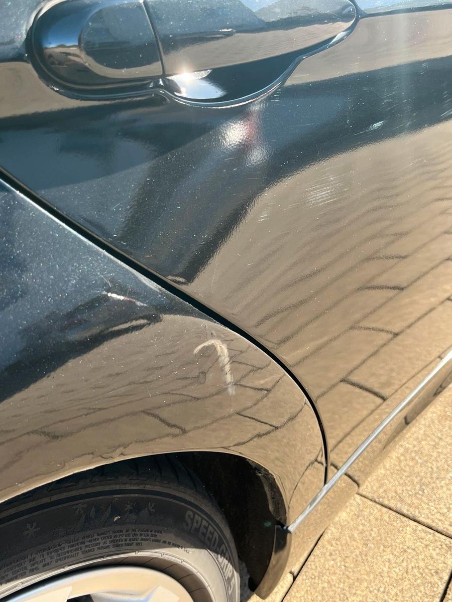 BMW 325 2010 — photo 9