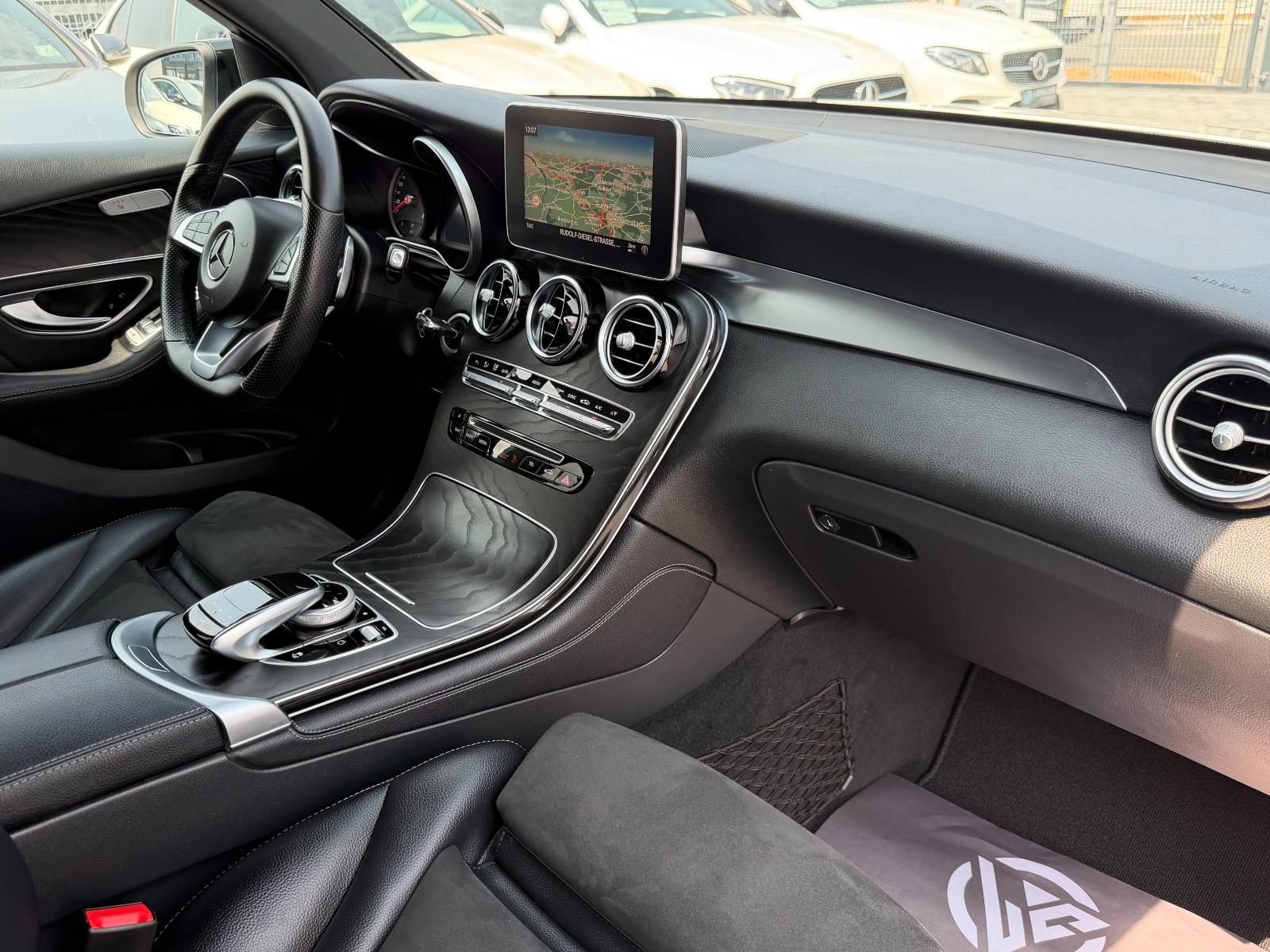 Mercedes-Benz GLC 300 4M*AMG*Designo*Night*LED*1Hd*20 Zoll*Tot