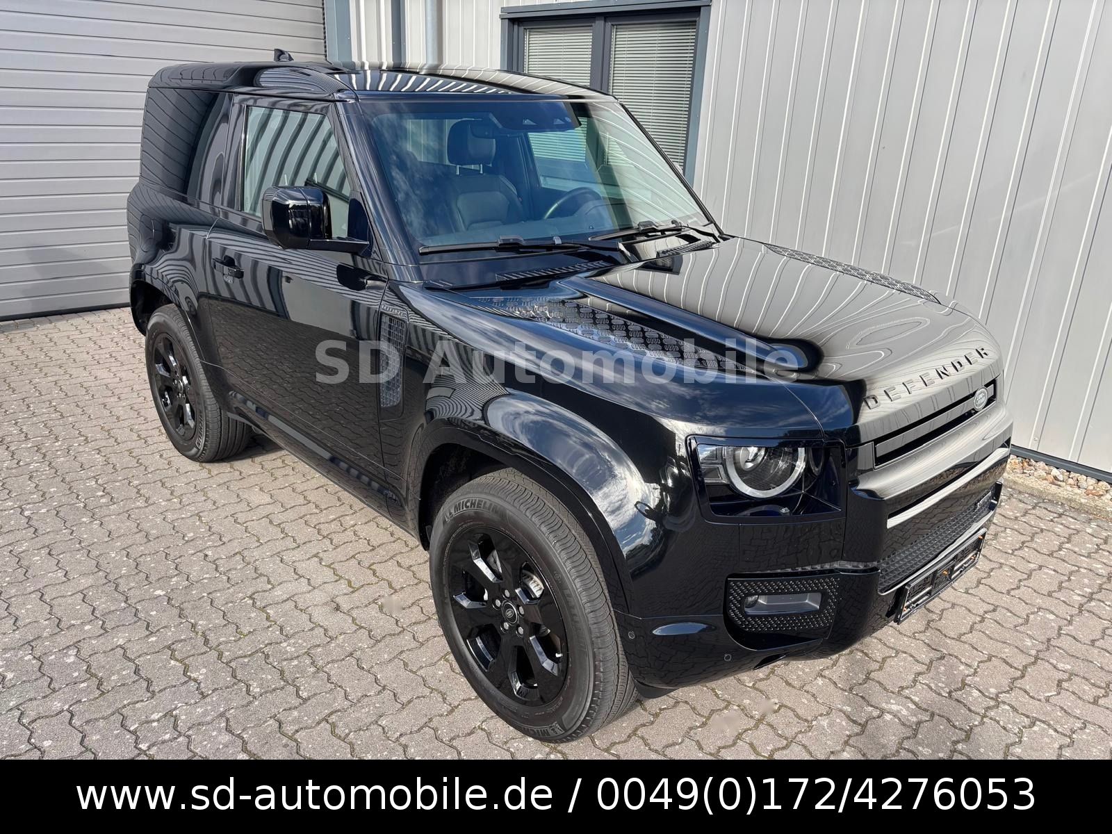Land Rover Defender 90 X-Dynamic D250 3,0d SE BLACK-DESIGN foto 4