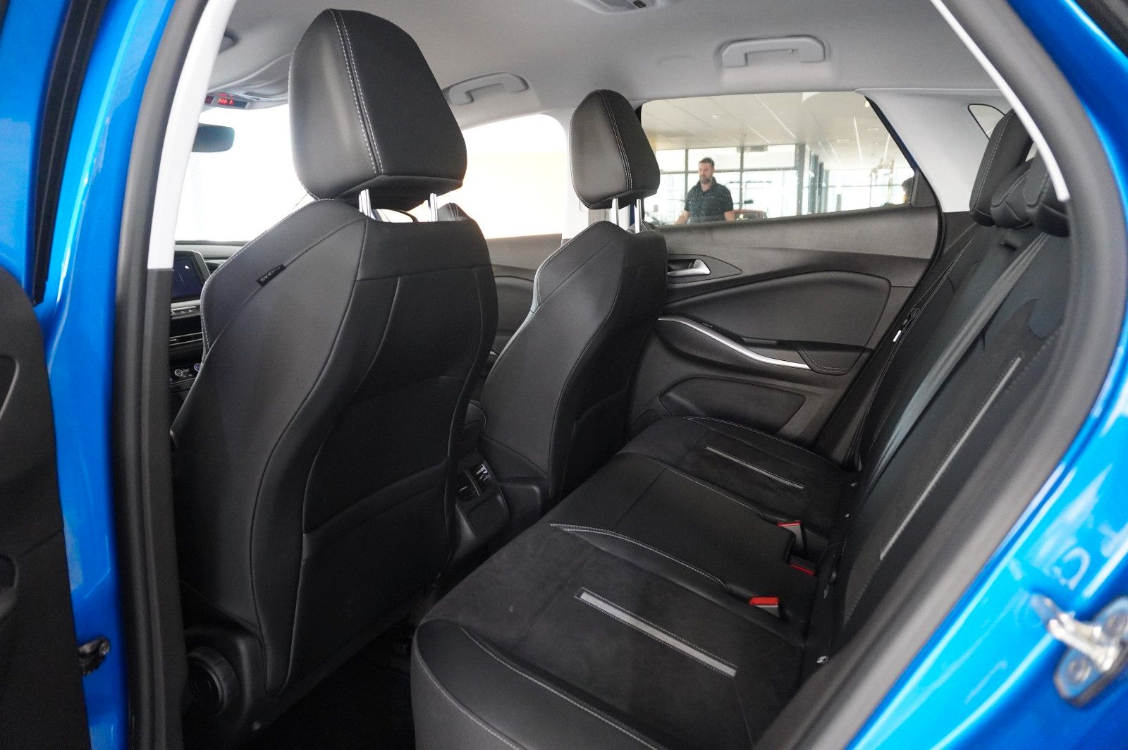 Fahrzeugabbildung Opel Grandland (X) 1.6T GSe 4HYBRID NAVI/LED/KAMERA