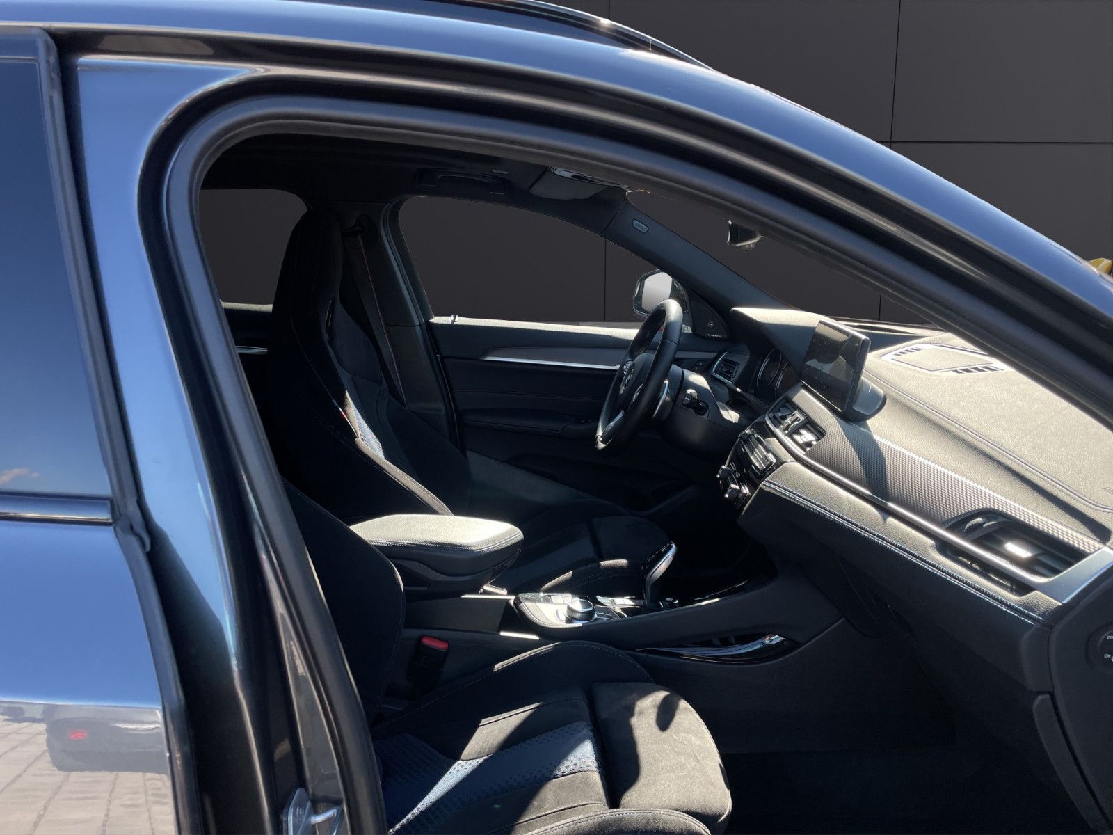 Fahrzeugabbildung BMW X2 M35i xDrive *Automatik*Allrad*Head-up*H&K*