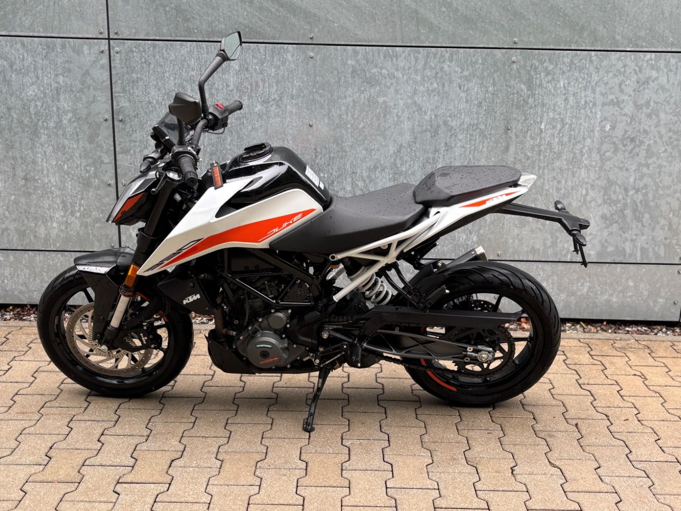 Fahrzeugabbildung KTM 390 Duke