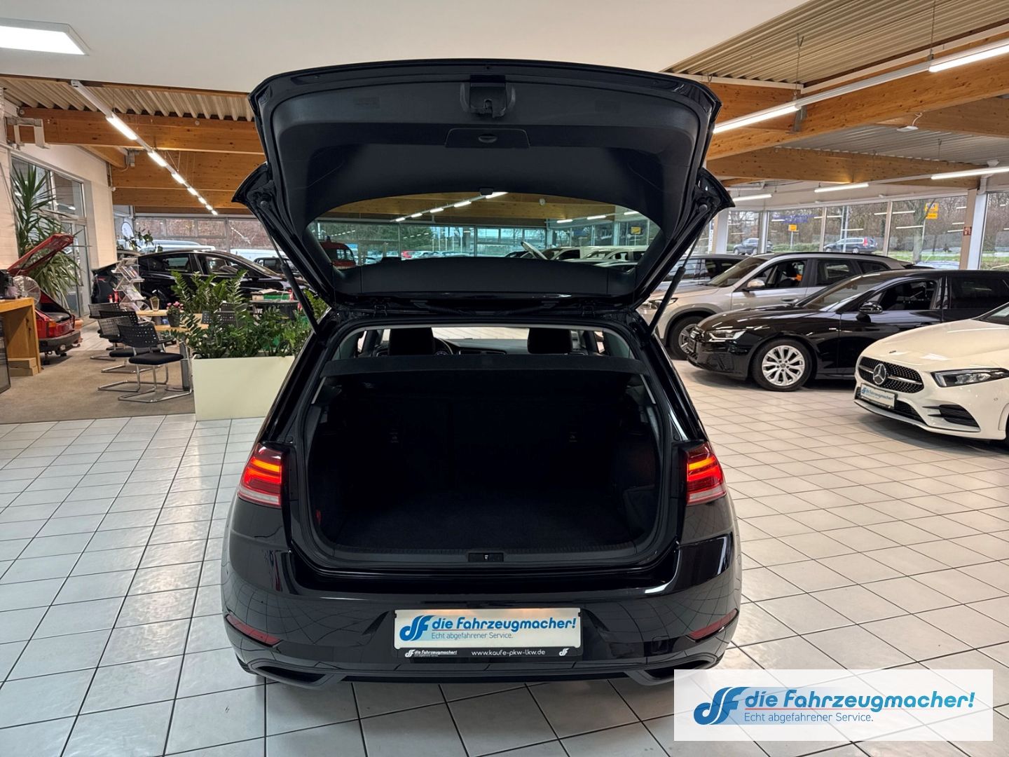 Fahrzeugabbildung Volkswagen Golf VII Trendline Alu, Sitzheizung, Sperrdiff.