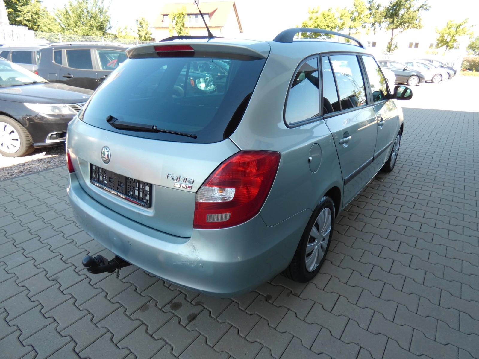 Skoda Fabia 2011 — interior