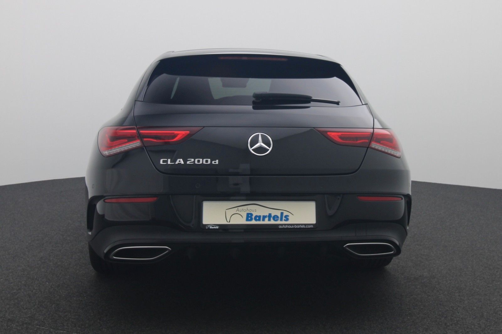 Fahrzeugabbildung Mercedes-Benz CLA 200 d Shooting Brake AMG-Line Night-Paket