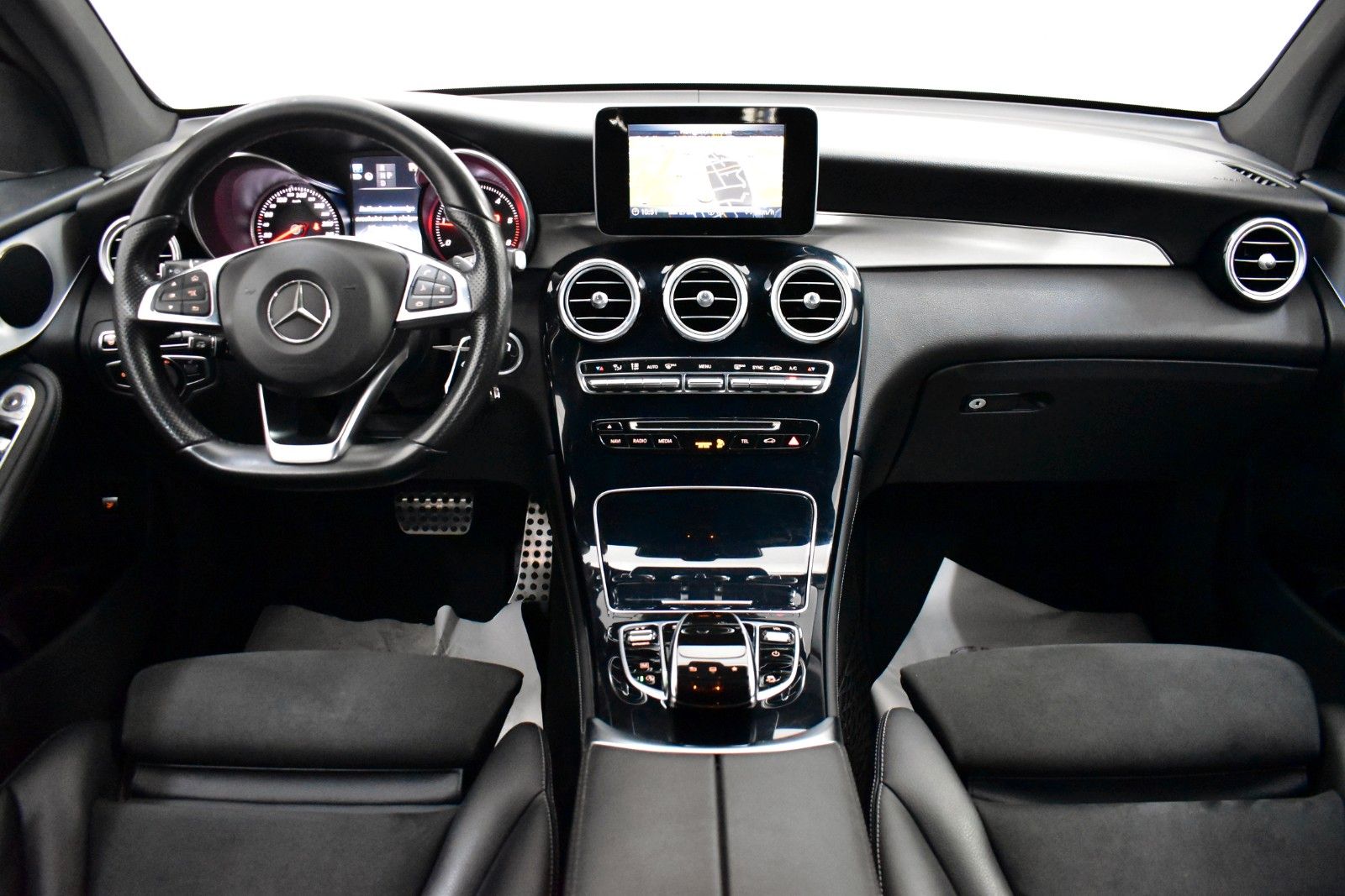 Fahrzeugabbildung Mercedes-Benz GLC 250d 4M AMG Line TLeder,Navi,LED,Kamera,SH