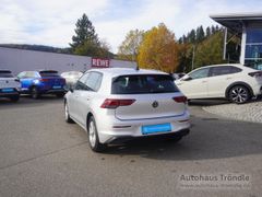 VW Golf VIII Life 1.0 eTSI DSG Bluetooth Navi LED