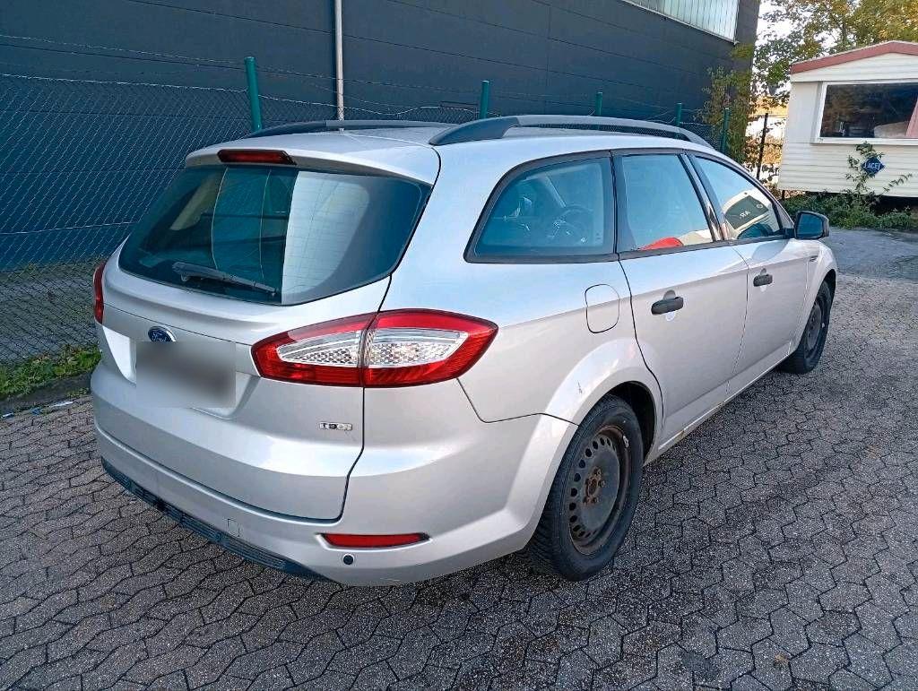 Ford Mondeo 2011 — салон