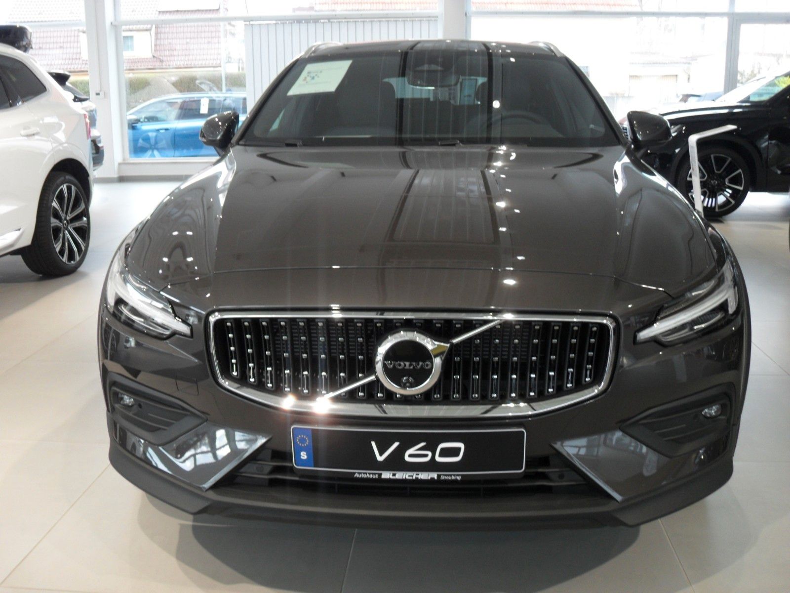 Fahrzeugabbildung Volvo V60 B5 Cross Country Plus AWD ++ Tageszulas.++