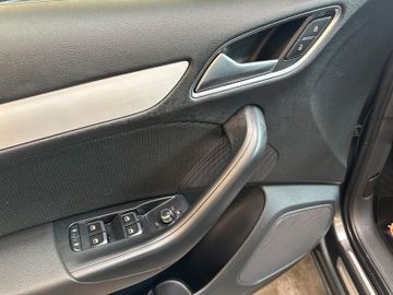 MYAUTOCENTER – Gebraucht- und Jahreswagen mit Werkstattservice in Pfaffenhofen Audi Q3 *S-LINE*TEMPO*NAVI*KEYLESS*BI-XENON*