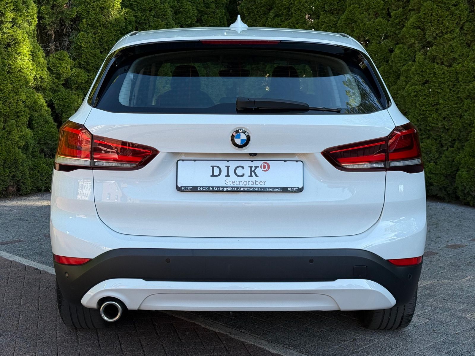 Fahrzeugabbildung BMW X1 sDrive 18 i Aut. LED+NAV+SHZ+AHK+TEMP+KAM+DAB
