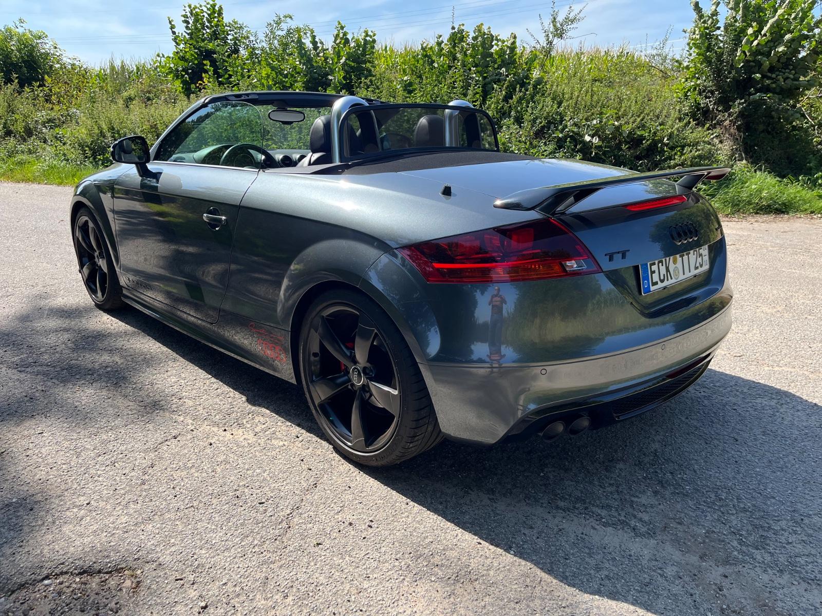 Audi TT Roadster 2.0 TDI S tronic quattro -