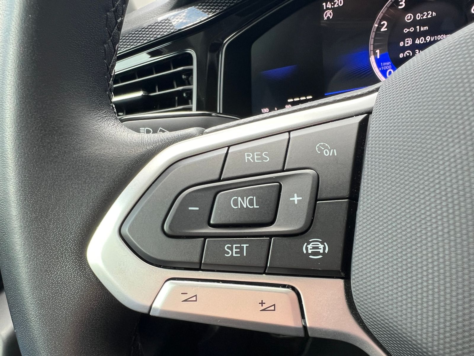 Fahrzeugabbildung Volkswagen Polo Life 1.0 *LED, Climatronic, Sitzhzg., AppCo
