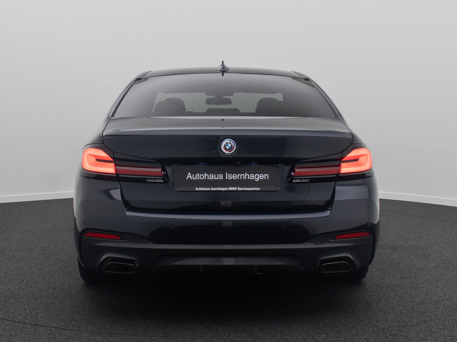 Fahrzeugabbildung BMW 540i xD M Sport H/K Kamera HUD DAB Standhzng AHK