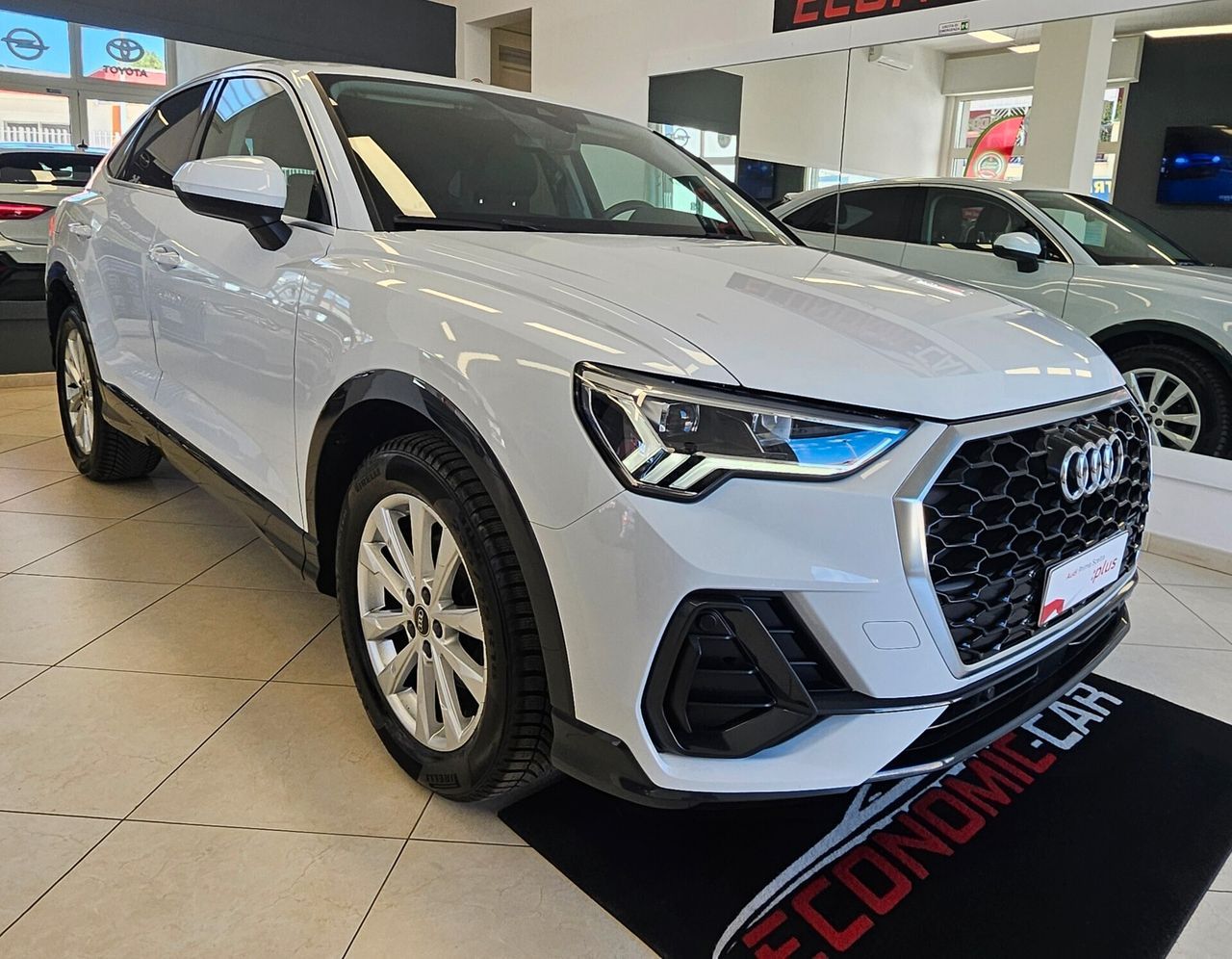 Audi Q3 SPB 35 TDI S tronic Business Plus KM 110 imagem 3