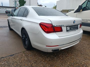 BMW 750 - 4