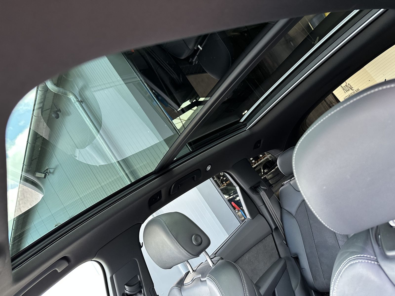 Fahrzeugabbildung Audi Q7 55 TFSI e Qu S-Line NAV+LED+KAM+PANO+VCOCKPIT