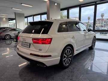 Audi Q7 - 4