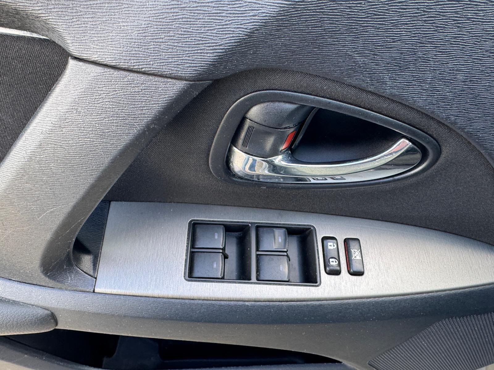 Toyota Avensis 2011 — photo 16