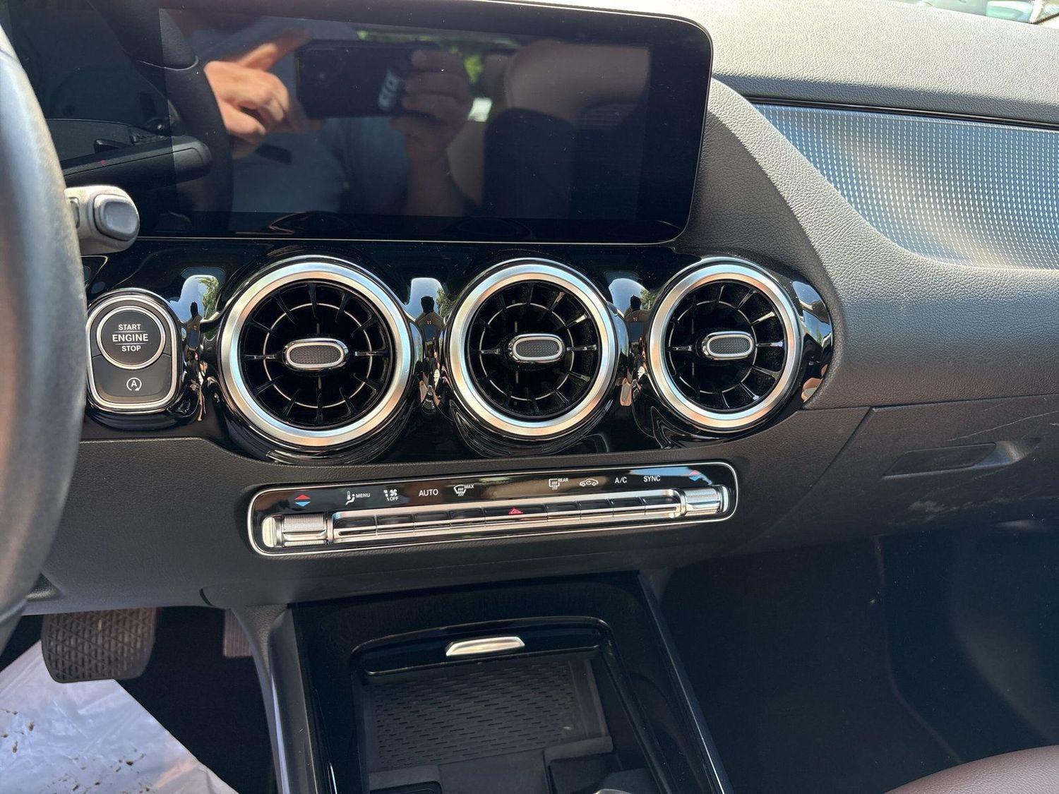 Mercedes-Benz GLA 8Fach PANO AHK ACC, миниатюра 26