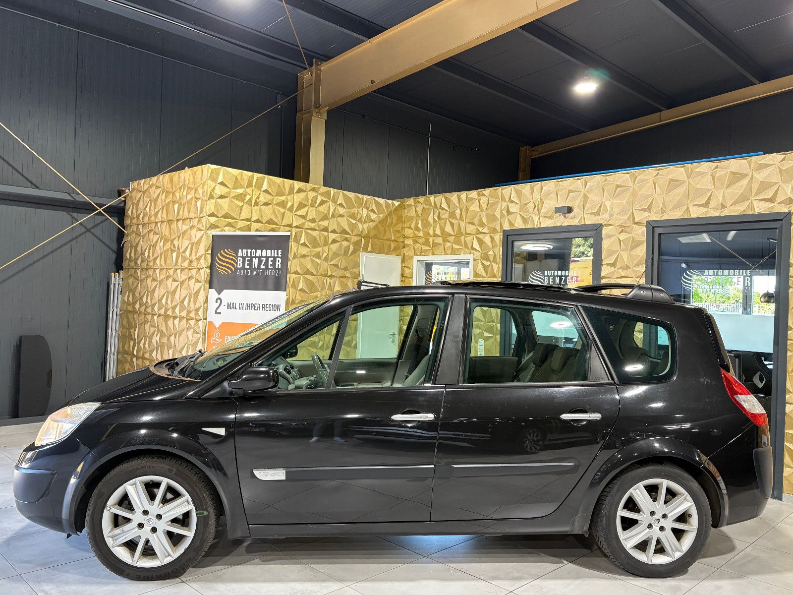 Fahrzeugabbildung Renault Scenic II Grand Privilege/7-SITZ/PANO/NAVI/SHZ/
