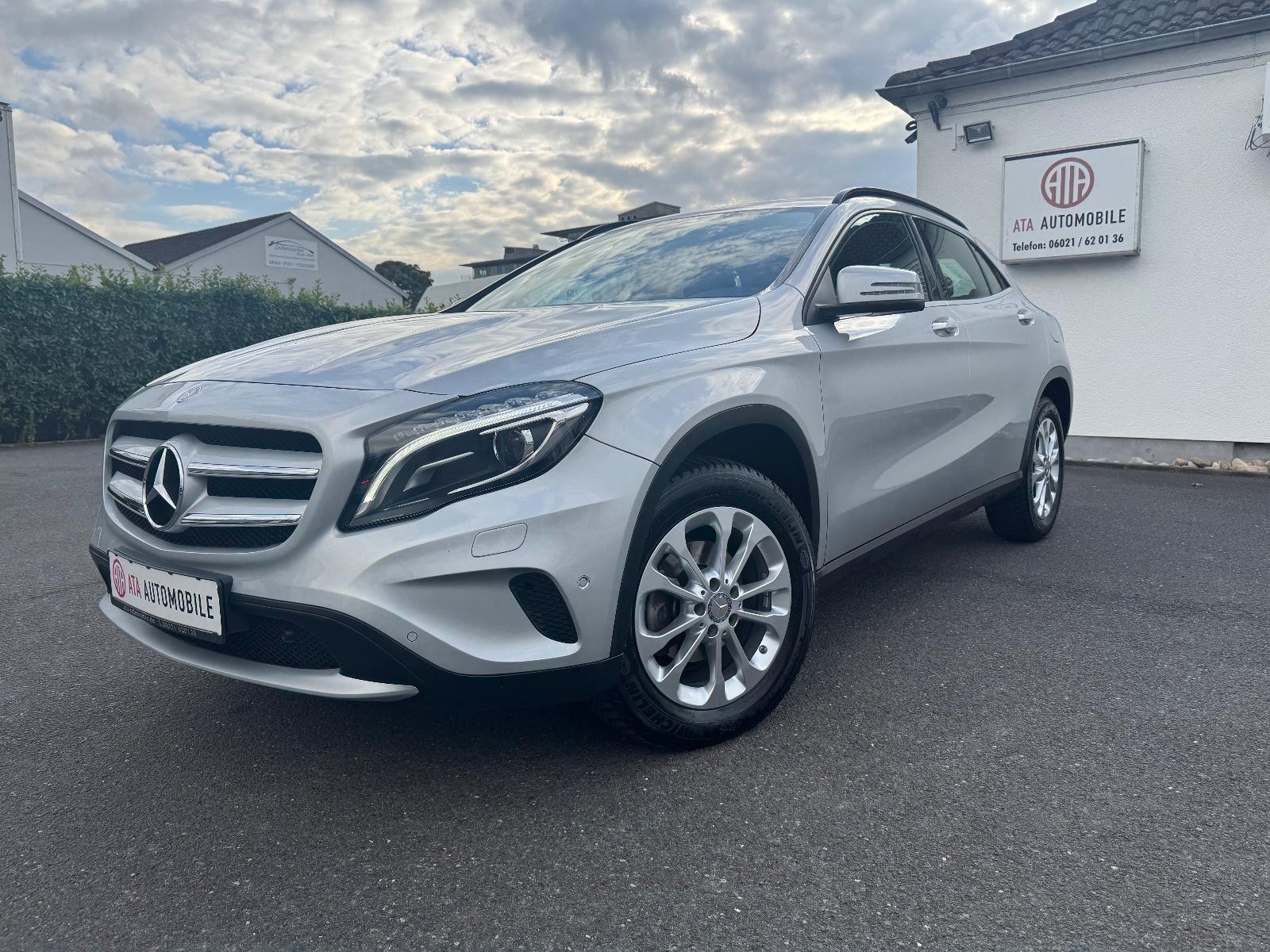Mercedes-Benz GLA 200 CDI / d~Style~Bi~Xenon~Navi