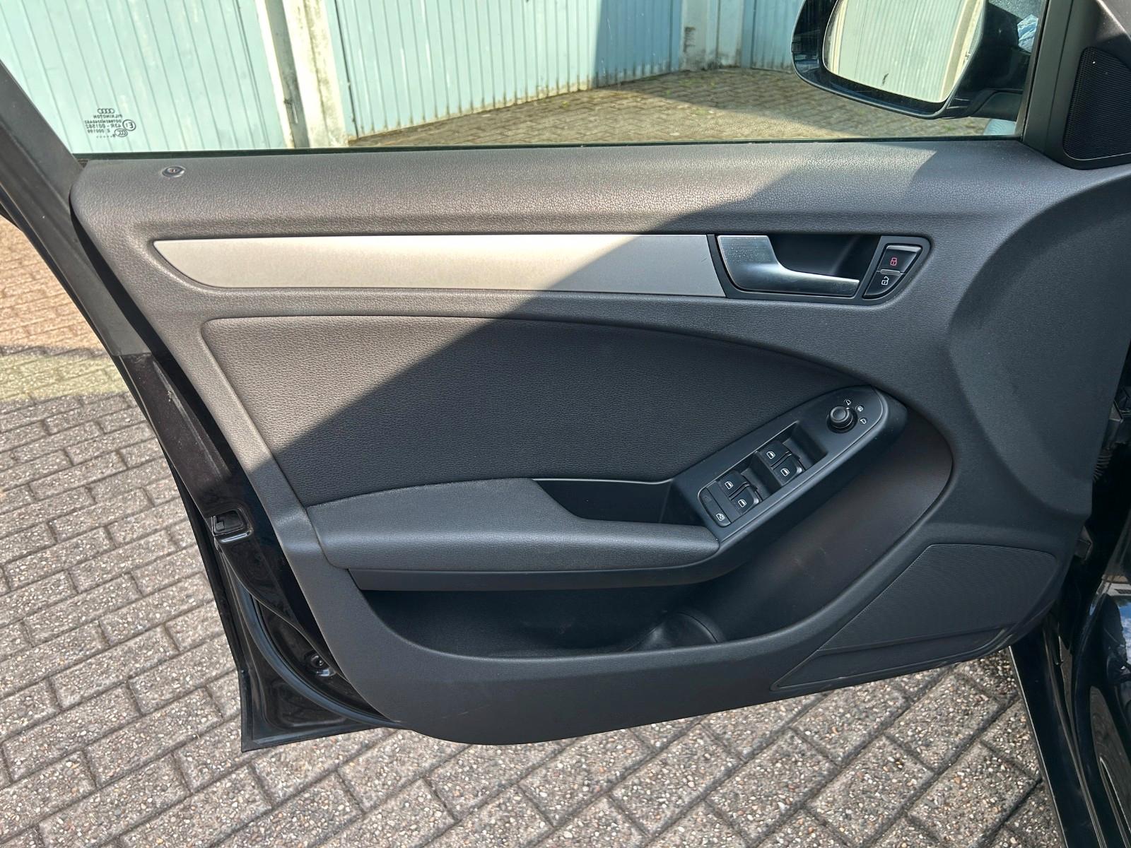 Audi A4 2009 — photo 20