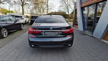 BMW 740 - 7
