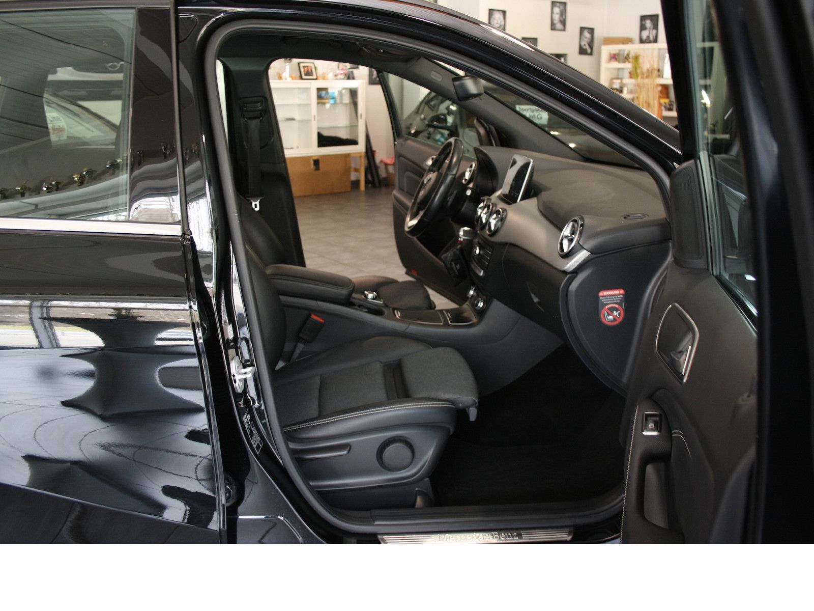 Fahrzeugabbildung Mercedes-Benz B 180 Urban *Automatik*LED*Navi*Totwinkel*AHK