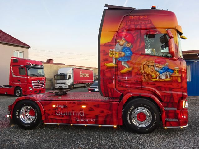 Scania S580 V8 Show Truck