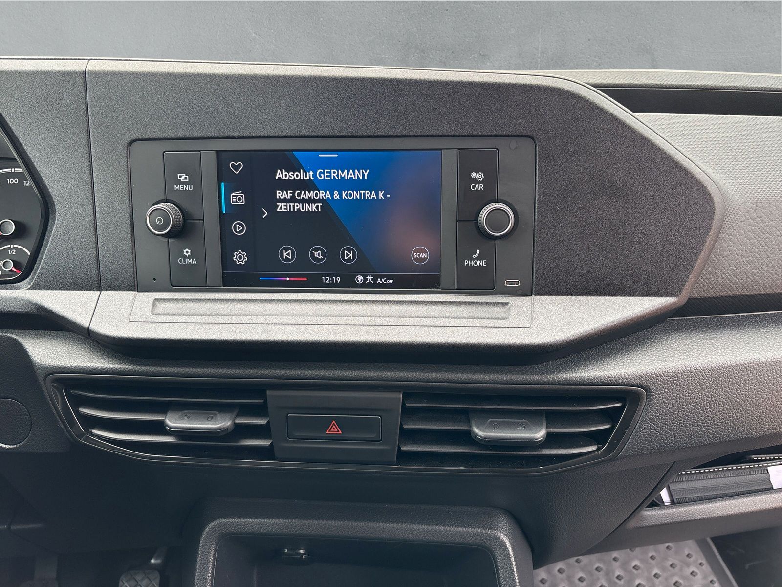 Fahrzeugabbildung Volkswagen Caddy Cargo 2.0 TDI PDC vo. + hi.