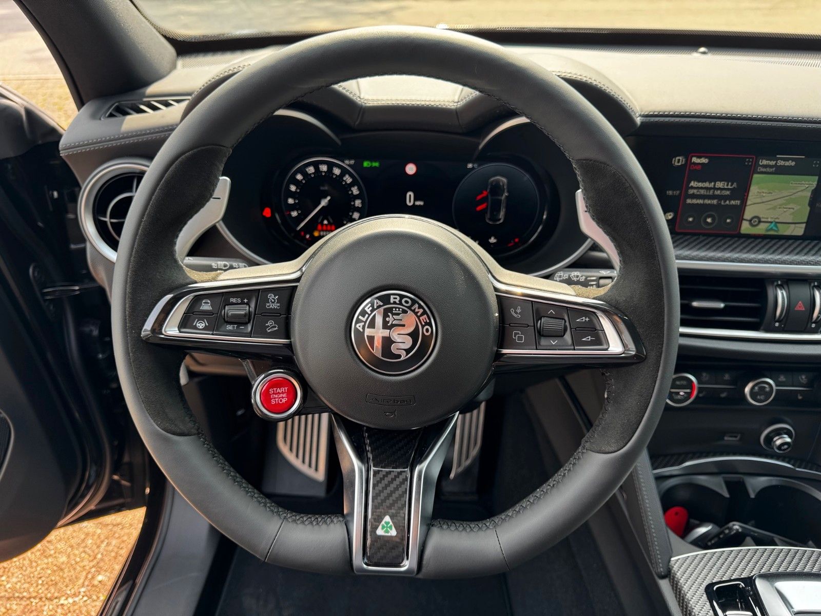 Fahrzeugabbildung Alfa Romeo Stelvio 2.9 V6 Bi-T.  Quadrifoglio NAVI ALLRAD
