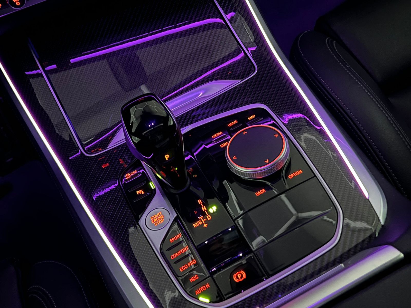 Fahrzeugabbildung BMW X5 xDrive 40 d M SPORT/LASER/AHK/PANO/DRAVITGRAU