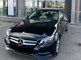Mercedes-Benz C220,COMAND,Voll Leder,Panorama,Navi,Avantg. - Mercedes-Benz C 220 mit Diesel-Antrieb: Limousine