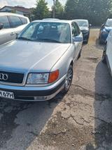 Audi 100 - silberne Audi 100