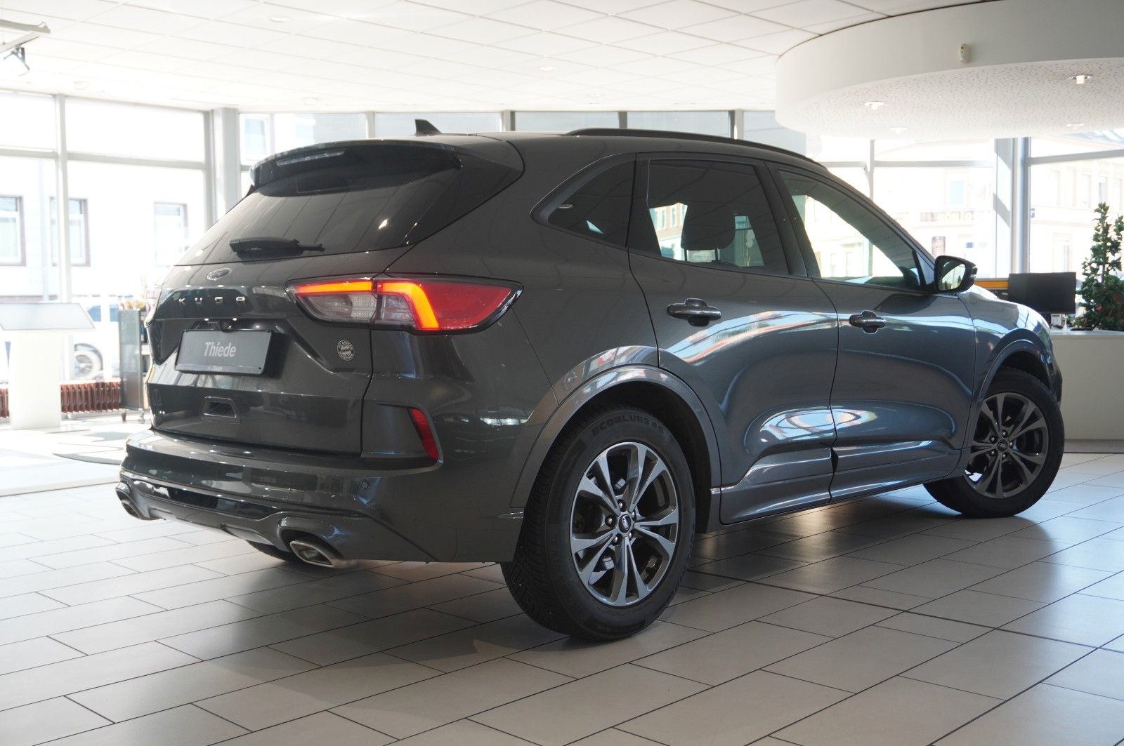 Fahrzeugabbildung Ford Kuga 1.5 ST-LINE X NAVI/LED/KAMERA/SPORT/B&O/DAB