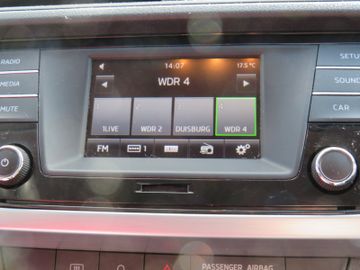 Fahrzeugabbildung SKODA Fabia Ambition TSI CLIMATRONIC PDC 8-FACH 1.HD