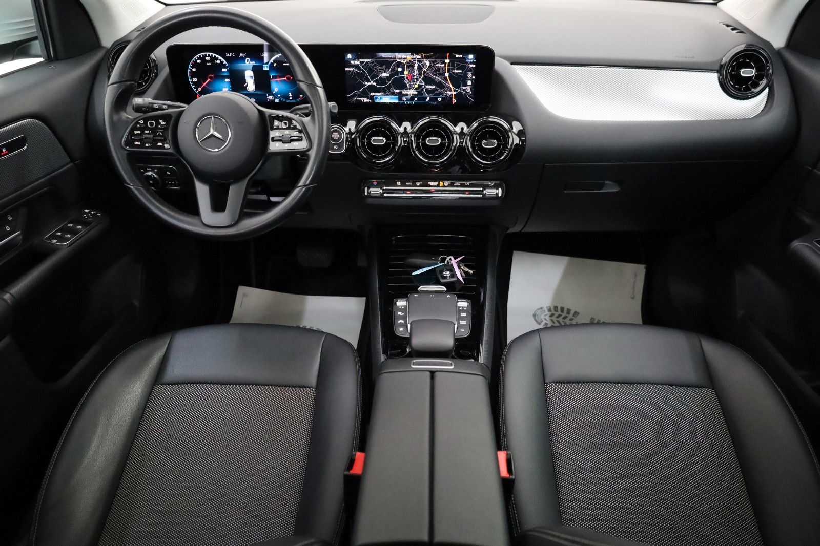 Fahrzeugabbildung Mercedes-Benz GLA 200 d,T.Leder,Navi,LED,Kamera,ACC,Panor.,AHK