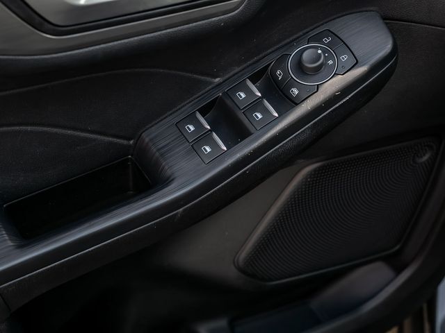 Ford Kuga 2.5 Plug-In Hybrid Titanium Stauassistent