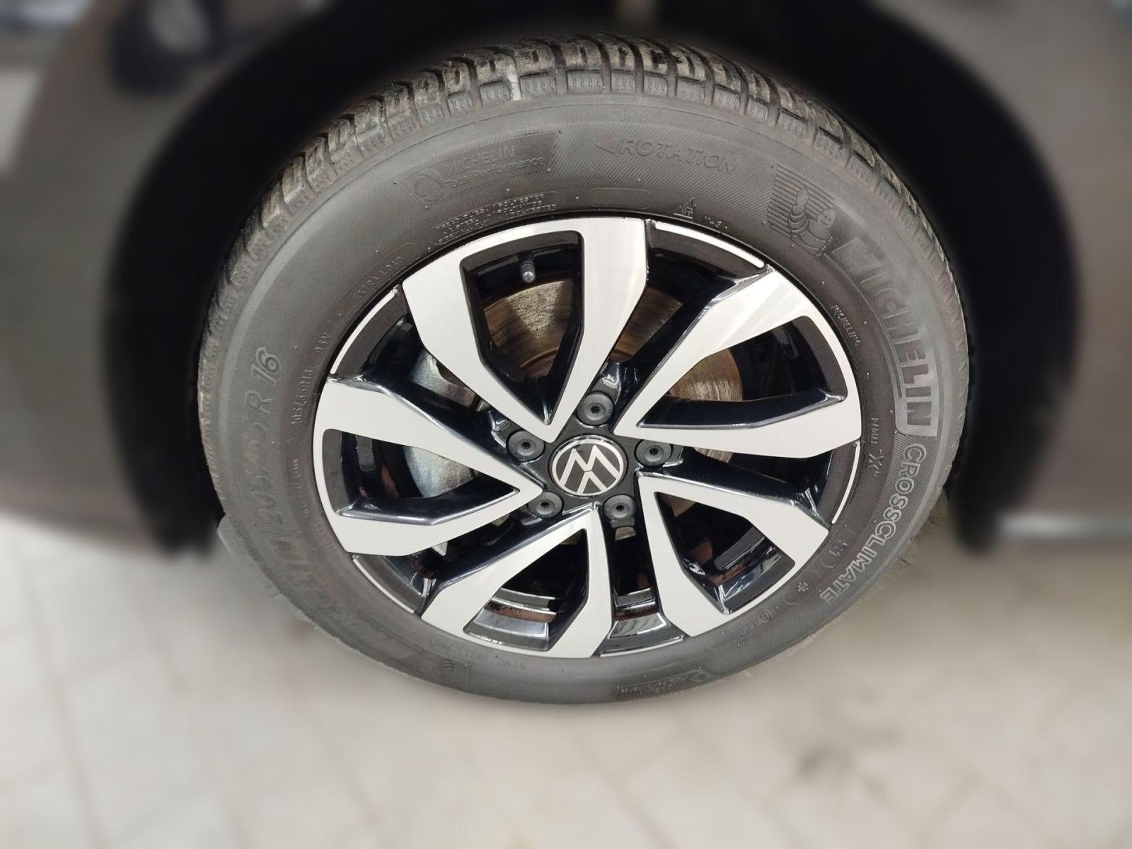 Volkswagen Golf VIII 1.5 TSI Life Navi ACC DAB+ LED