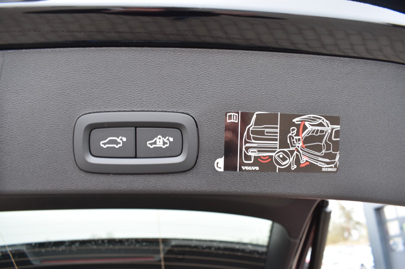 Fahrzeugabbildung Volvo XC40 B4 Autom. R-Design*H&K*RFK*ACC*AHK