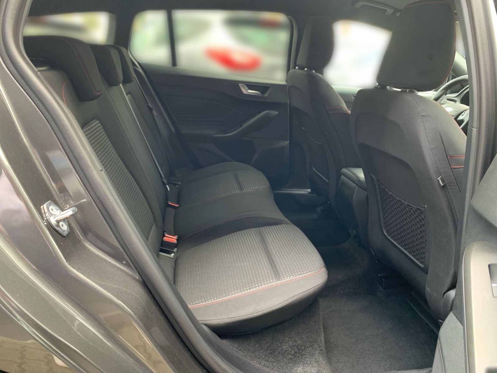Fahrzeugabbildung Ford Focus 1.0 AT EcoBoost Mild-Hybrid ST-Line S/S Na