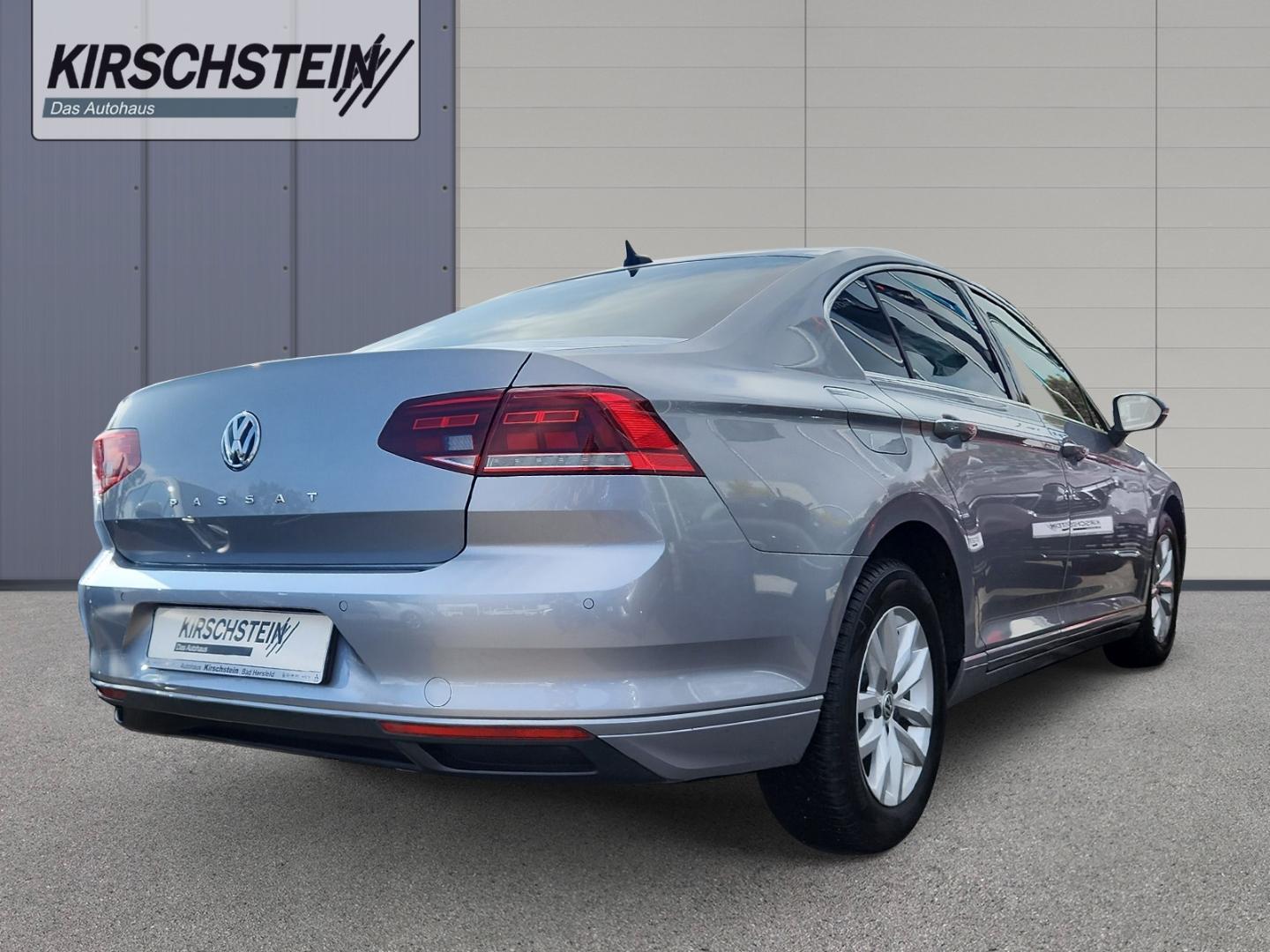 Volkswagen Passat Limousine Business 1.5 TSI BMT Parklenkas