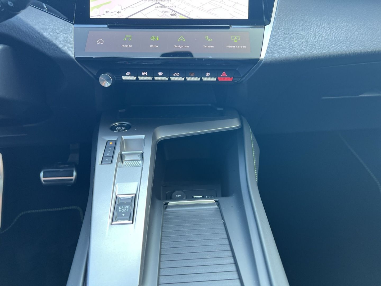 Fahrzeugabbildung Peugeot 308 GT BlueHDi 130 EAT8 AHK-abn. El. Panodach