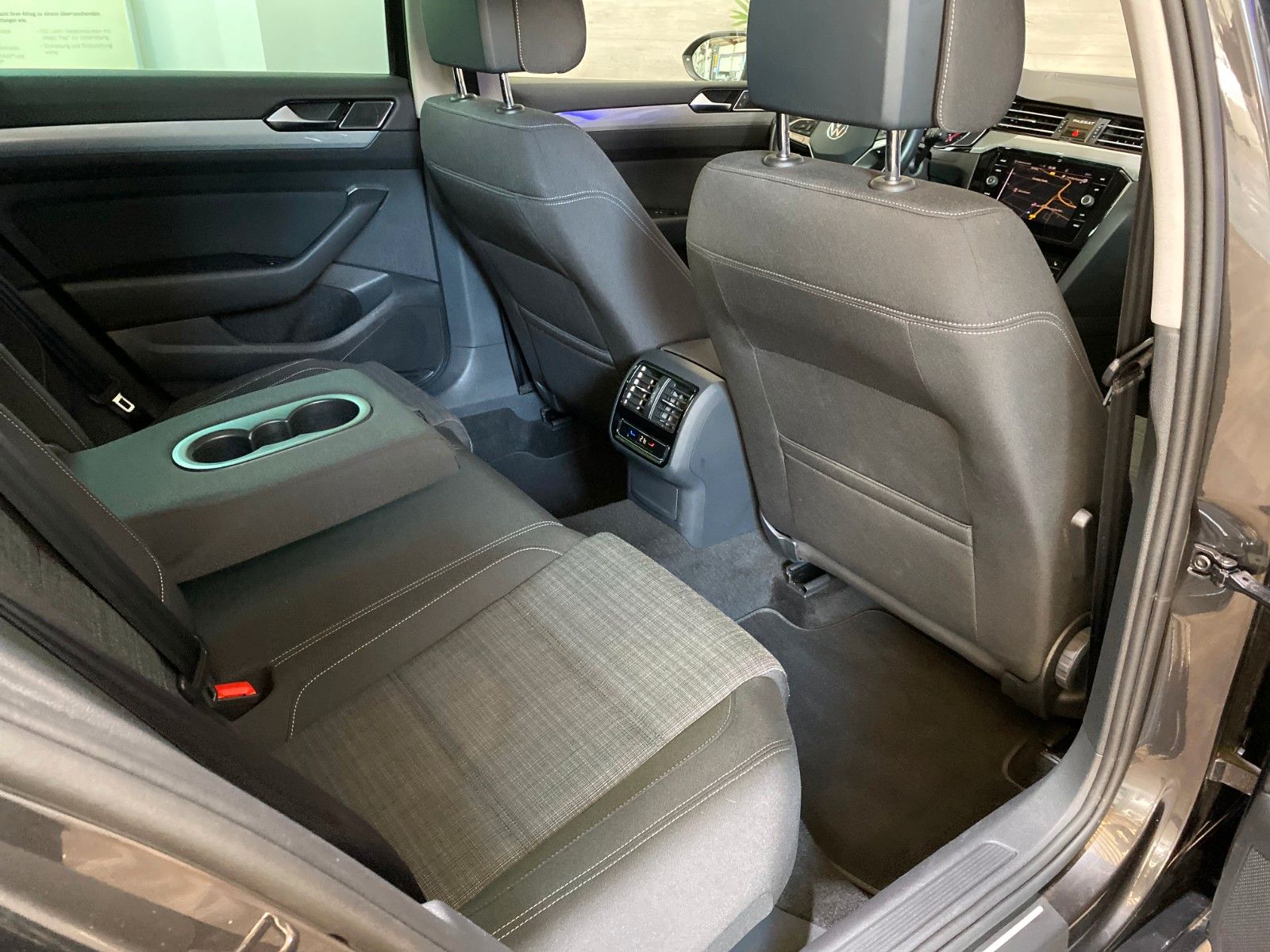 Fahrzeugabbildung Volkswagen Passat Variant Business 2,0TDI *LED*NAVI *ASSIST